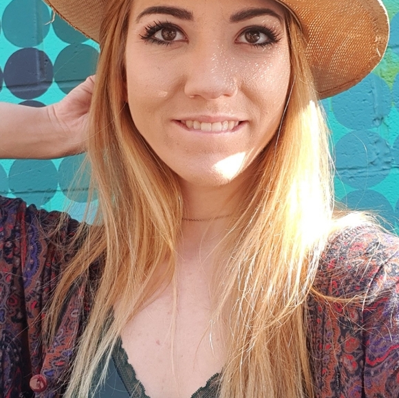 Meet your Posher, Kyra - Picture 5 of 5